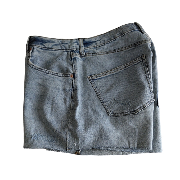 NWT Wild Fable Size 14 Super High Rise Curvy Distressed Button Fly Jean Shorts - Picture 4 of 15